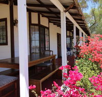 Daisy Cottage - Dalby Accommodation