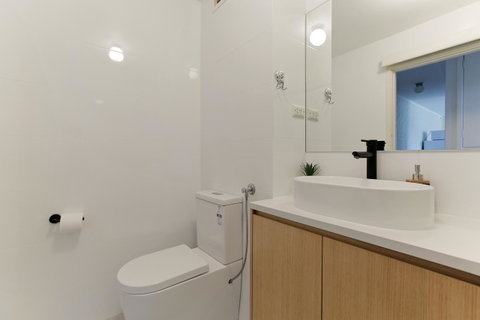 SEA BREEZE â€“ Between Cottesloe Beach & Swan River - Dalby Accommodation 3