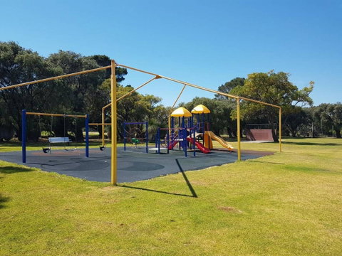 SEA BREEZE â€“ Between Cottesloe Beach & Swan River - Dalby Accommodation 20