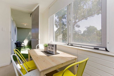 SEA BREEZE â€“ Between Cottesloe Beach & Swan River - Dalby Accommodation 9