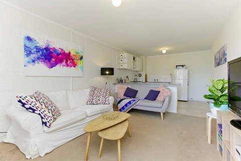 SEA BREEZE â€“ Between Cottesloe Beach & Swan River - Dalby Accommodation 0