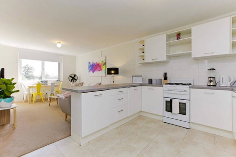 SEA BREEZE â€“ Between Cottesloe Beach & Swan River - Dalby Accommodation 7