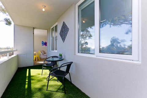 SEA BREEZE â€“ Between Cottesloe Beach & Swan River - Dalby Accommodation 2