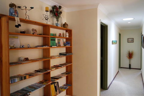 Eleebana Guest House - Dalby Accommodation 42