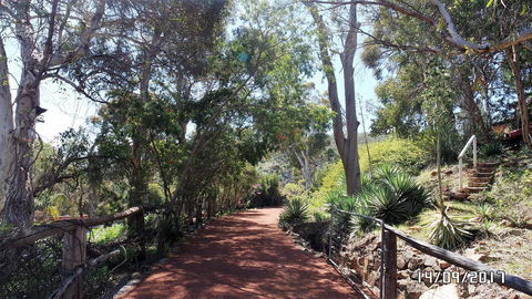 Eleebana Guest House - Dalby Accommodation 13