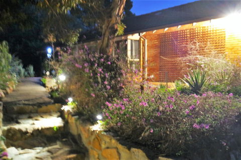 Eleebana Guest House - Dalby Accommodation 38