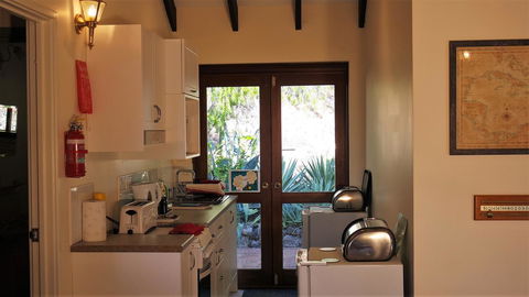 Eleebana Guest House - Dalby Accommodation 21