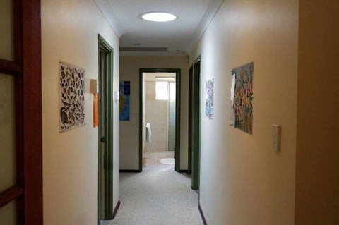 Eleebana Guest House - Dalby Accommodation 44