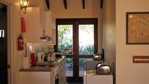 Eleebana Guest House - Dalby Accommodation 20