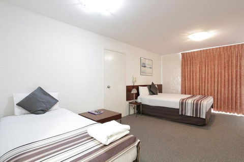 Atrium Hotel Mandurah - Dalby Accommodation 1