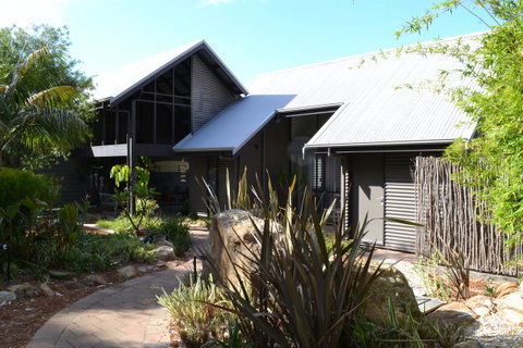 DESIGNER'S STUDIO - Dalby Accommodation 13
