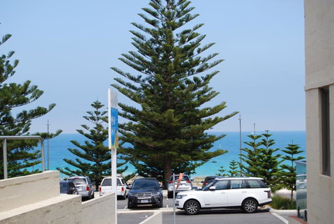 Absolute Beachfront Scarborough - Dalby Accommodation 7