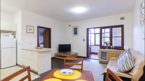 Broadway Apartments - Dalby Accommodation 8