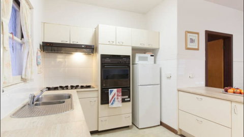 Broadway Apartments - Dalby Accommodation 2