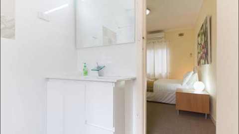 Broadway Apartments - Dalby Accommodation 27