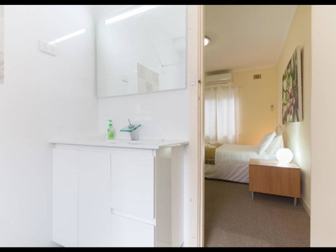 Broadway Apartments - Dalby Accommodation 39