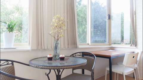 Broadway Apartments - Dalby Accommodation 24