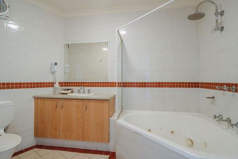 Canning Bridge Auto Lodge - Dalby Accommodation 39