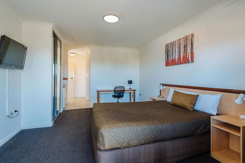 Canning Bridge Auto Lodge - Dalby Accommodation 5