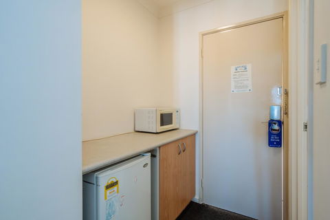 Canning Bridge Auto Lodge - Dalby Accommodation 30