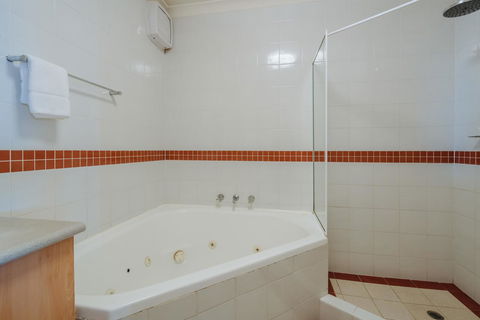 Canning Bridge Auto Lodge - Dalby Accommodation 41