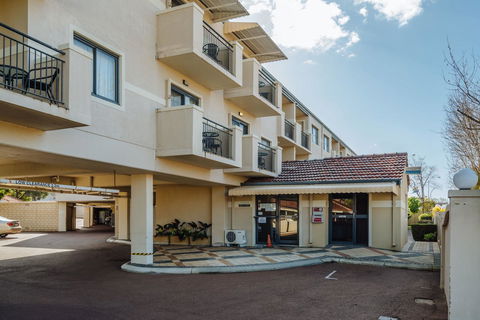 Canning Bridge Auto Lodge - Dalby Accommodation 8