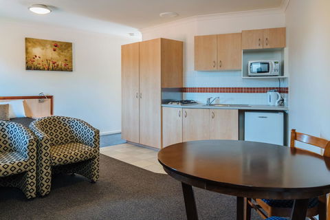 Canning Bridge Auto Lodge - Dalby Accommodation 36