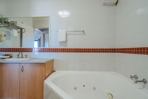 Canning Bridge Auto Lodge - Dalby Accommodation 40