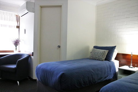 Trinity On Hampden - Dalby Accommodation 10