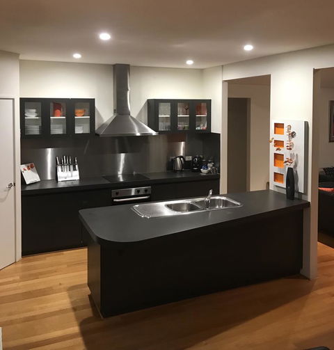 THE SANCTUARY LUXURY HOLIDAY HOME - Dalby Accommodation 9