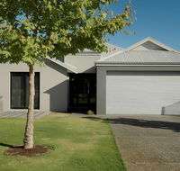 THE SANCTUARY LUXURY HOLIDAY HOME - Dalby Accommodation