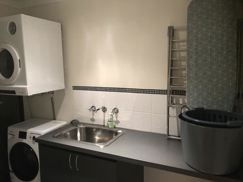 THE SANCTUARY LUXURY HOLIDAY HOME - Dalby Accommodation 29