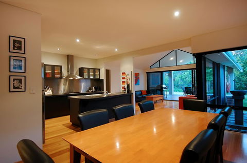 THE SANCTUARY LUXURY HOLIDAY HOME - Dalby Accommodation 19
