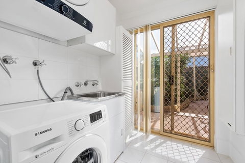 Applecross Village Residence - Dalby Accommodation 24