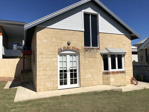 Beach Studio - Dalby Accommodation 2