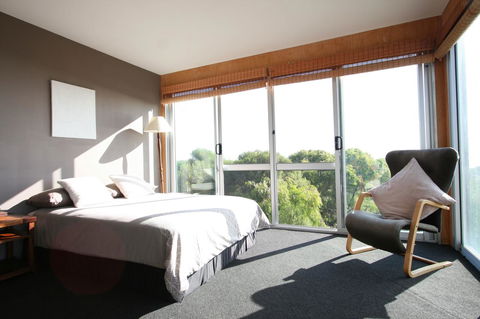 Aqua Views - Dalby Accommodation 11