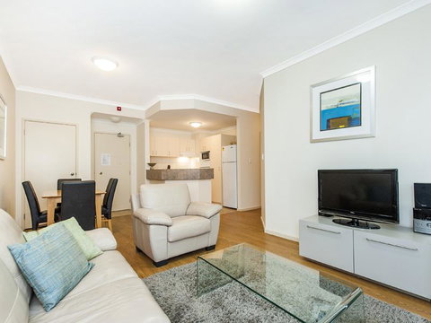 James On The Park - Executive Escapes - Dalby Accommodation 10
