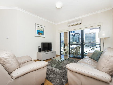 James On The Park - Executive Escapes - Dalby Accommodation 15
