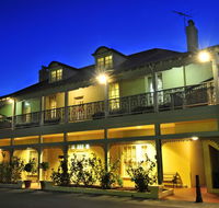 Clifton Motel  Grittleton Lodge - Dalby Accommodation