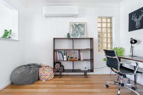 Jane Residence - Dalby Accommodation 5
