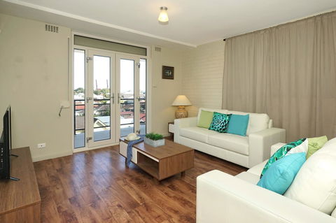 Freo Apartment - Dalby Accommodation 1