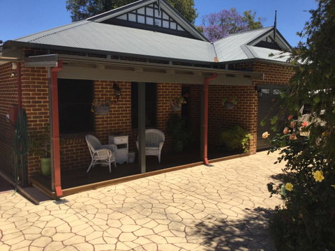Ascot Home - Dalby Accommodation 3