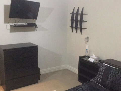 Ascot Home - Dalby Accommodation 1