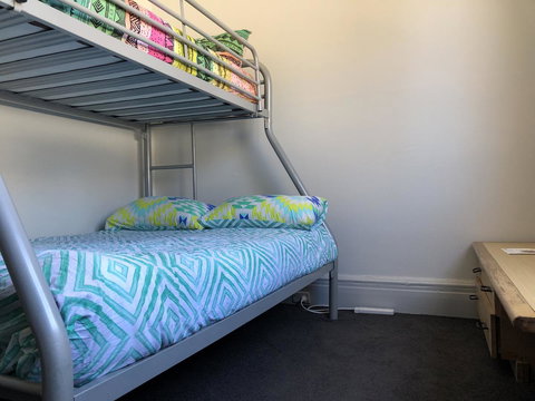 Britannia On William - Dalby Accommodation 11