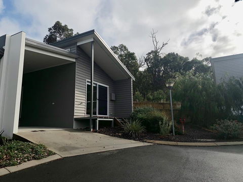 17 By The Sea - Dalby Accommodation 1