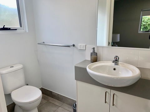 17 By The Sea - Dalby Accommodation 10
