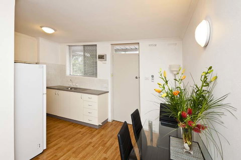 Cunningham Terrace 8 - Dalby Accommodation 4