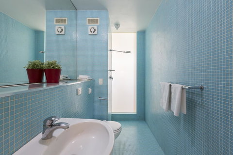 Cottesloe Tree Top Studio - Executive Escapes - Dalby Accommodation 11