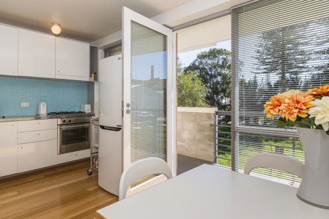Cottesloe Tree Top Studio - Executive Escapes - Dalby Accommodation 5