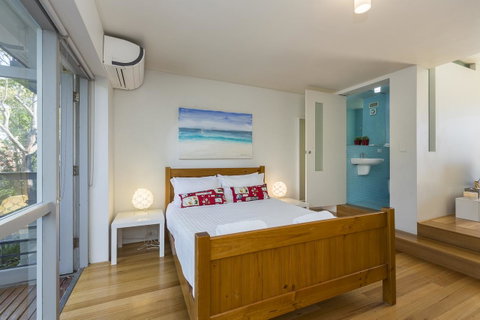 Cottesloe Tree Top Studio - Executive Escapes - Dalby Accommodation 6